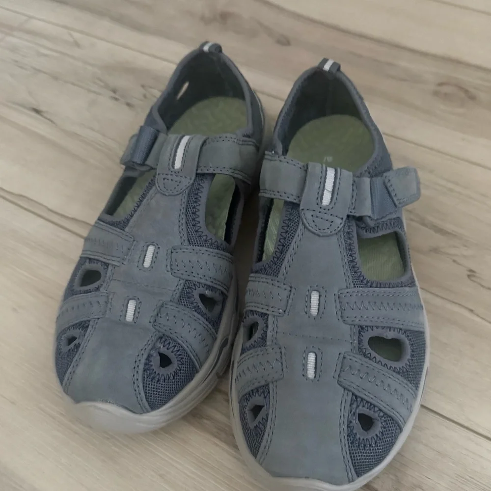 Earth Origins Sandal blue Gray Leather Women Size 7